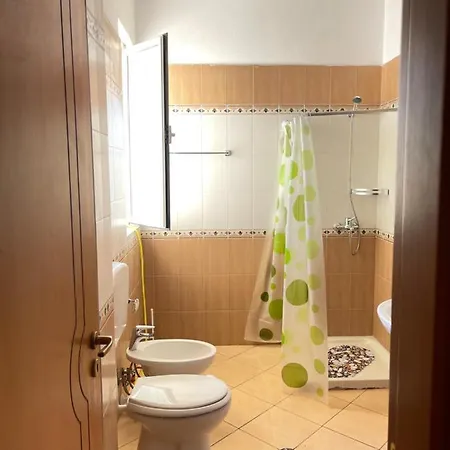 2 Lägenhet *